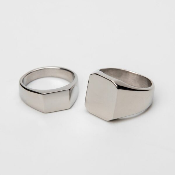 Luxusní ocelový prsten pro muže s vlastním textem nebo logem